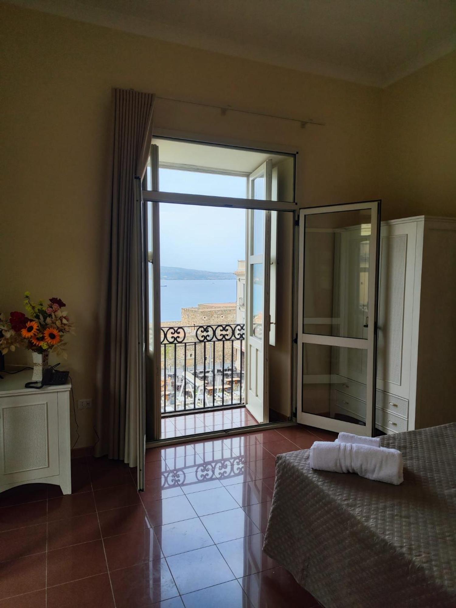 Hotel Della Piazza Pizzo  Luaran gambar