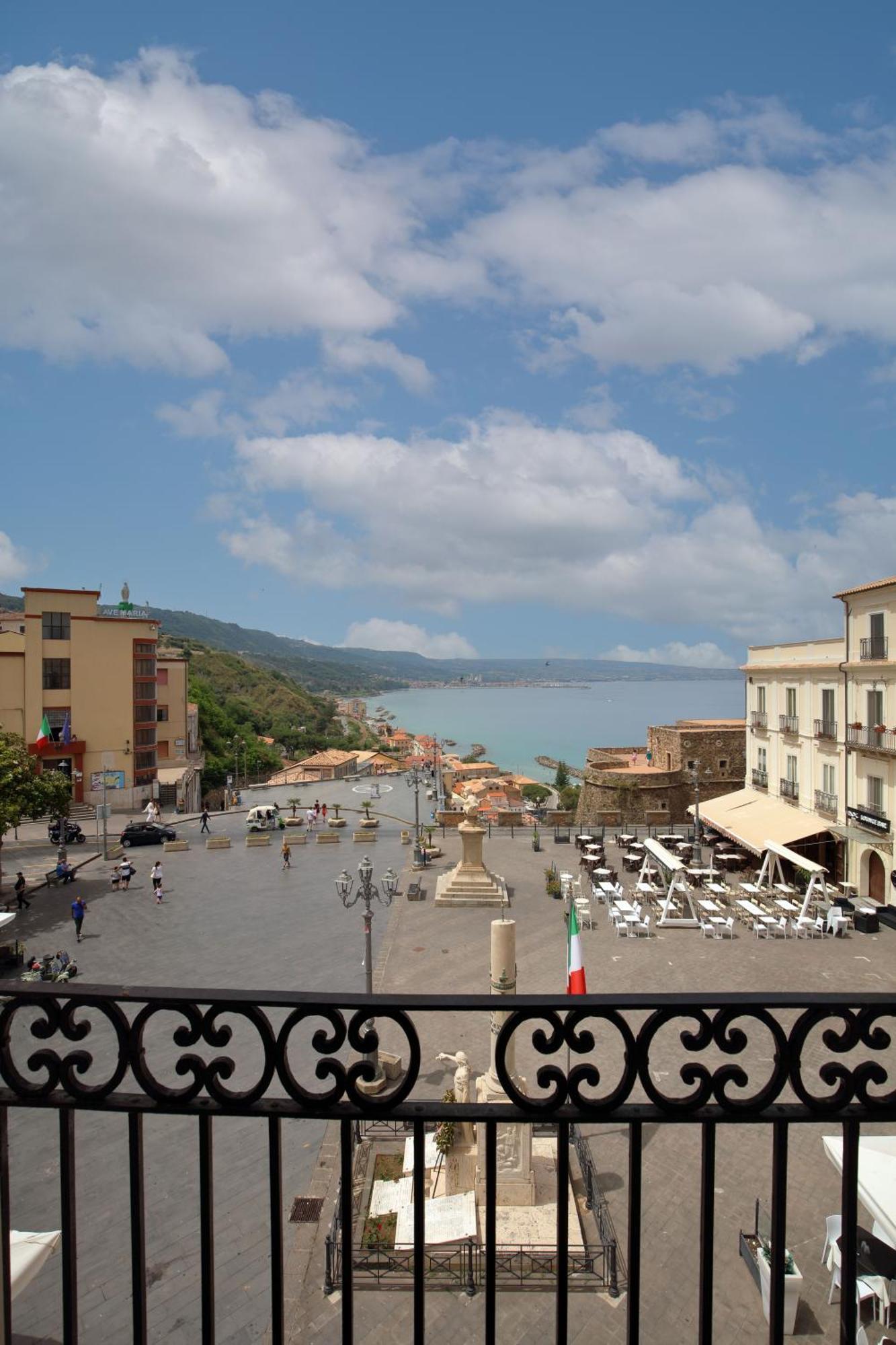 Hotel Della Piazza Pizzo  Luaran gambar