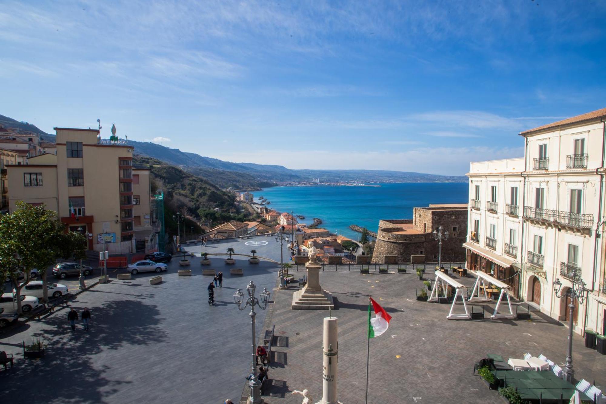 Hotel Della Piazza Pizzo  Luaran gambar