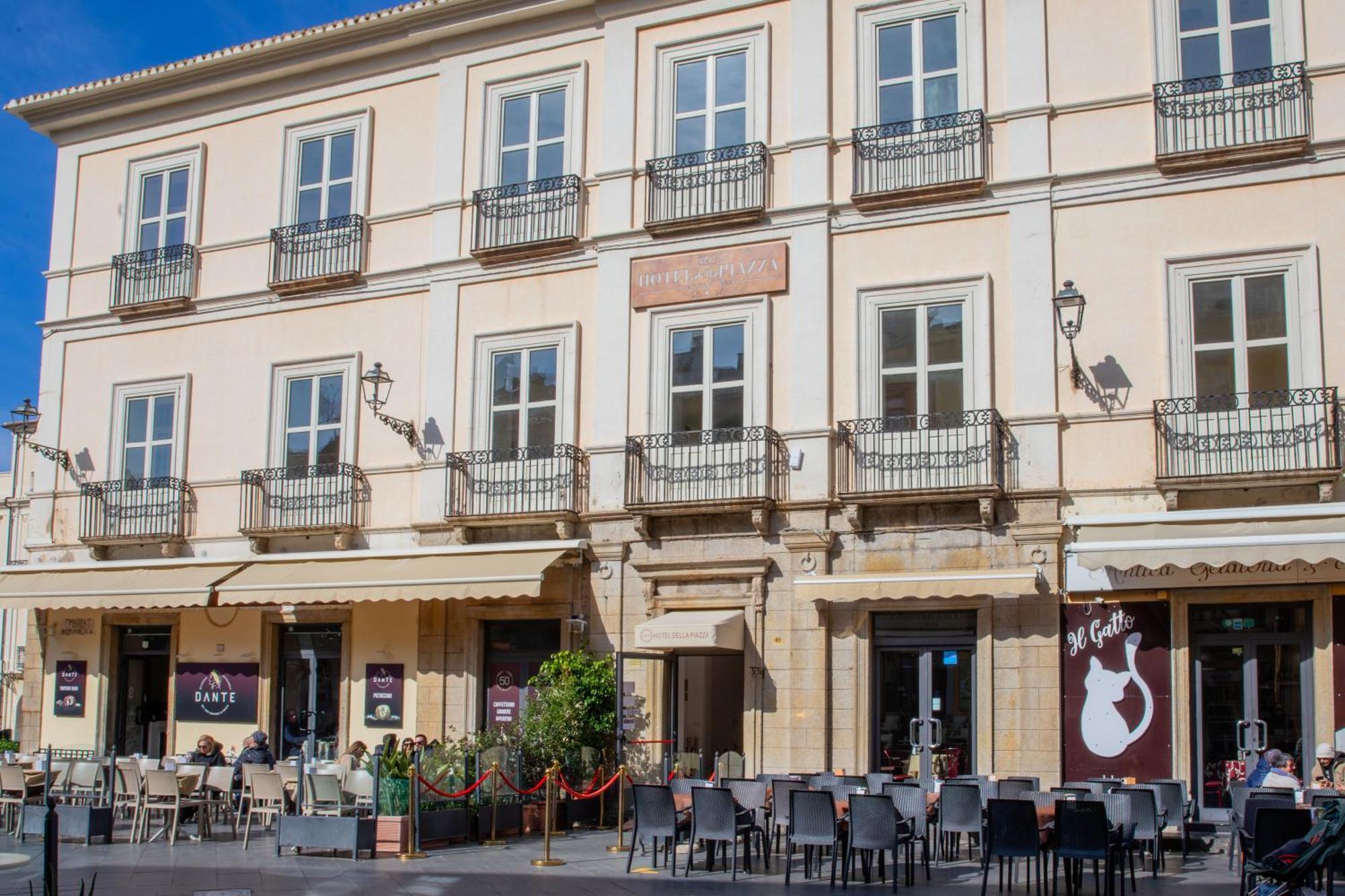 Hotel Della Piazza Pizzo  Luaran gambar